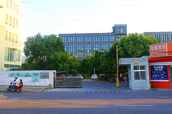 �ֶ���������·����ף��·����·��300-800ƽ���׾�װ�ް칫¥�ͳ����ֿ����